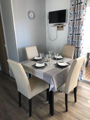 Camping Les Sables Du Midi Hotel วัลราส์-ปลาจ ภายนอก รูปภาพ